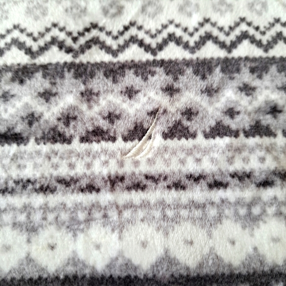 Nautica Pajama Set - 2  Piece Fleece Set Long Sleeved Soft Size Medium NWOT - Picture 5 of 13